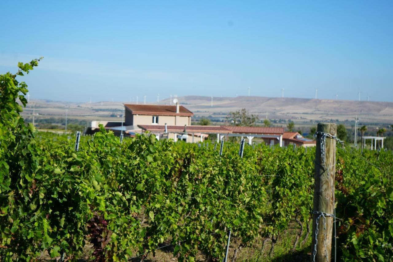 Masseria Spinale Wine Resort Melfi Bagian luar foto